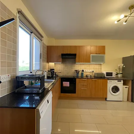 Nissi Beautiful Apartment