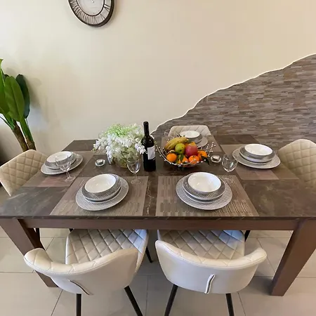 Nissi Beautiful Apartment