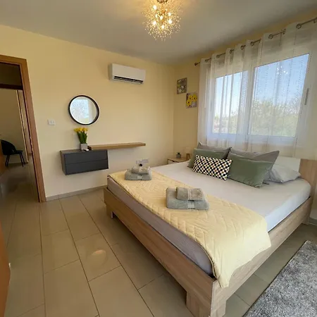 Nissi Beautiful Apartment *