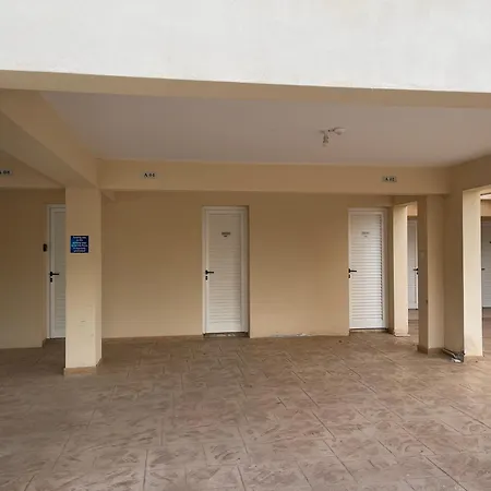 Nissi Beautiful アパート *