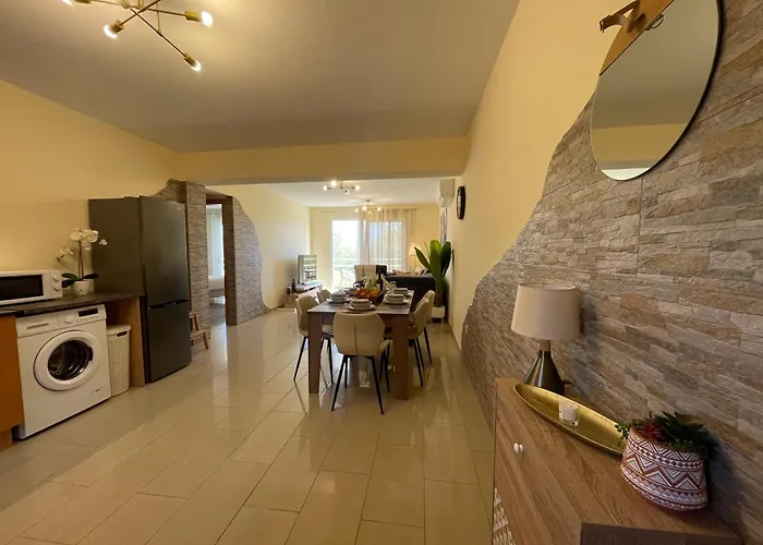 Nissi Beautiful アパート *