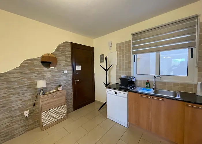 アパート Nissi Beautiful アヤナパ