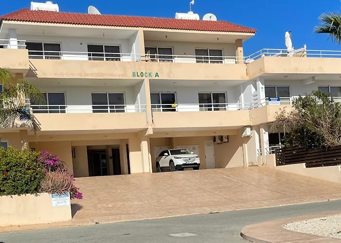 Nissi Beautiful アパート アヤナパ