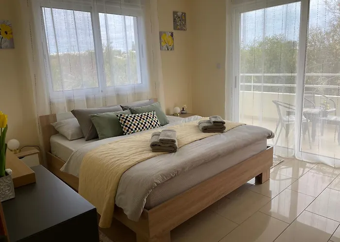 Nissi Beautiful アパート アヤナパ